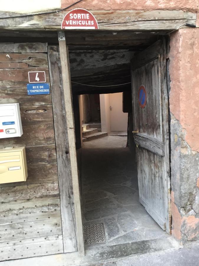 L'HIVERNET, grand Triplex neuf au cœur d'Embrun accès facile Extérieur photo