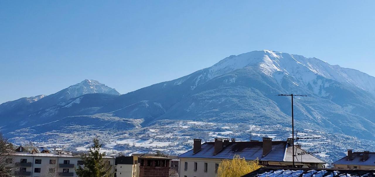 L'HIVERNET, grand Triplex neuf au cœur d'Embrun accès facile Extérieur photo