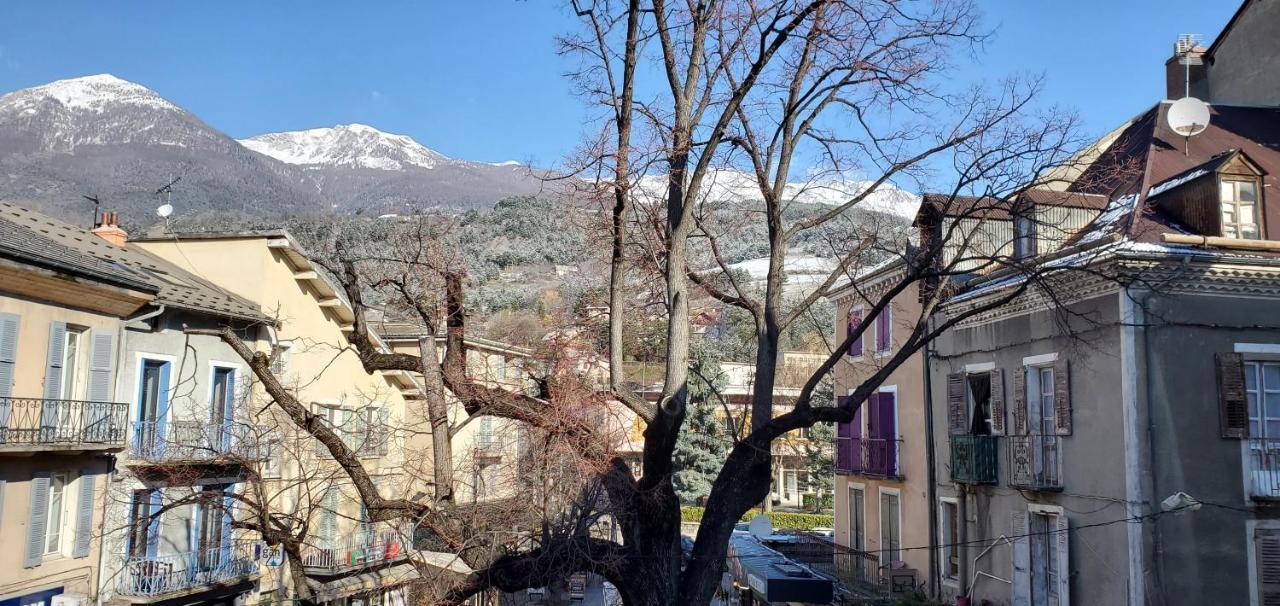 L'HIVERNET, grand Triplex neuf au cœur d'Embrun accès facile Extérieur photo