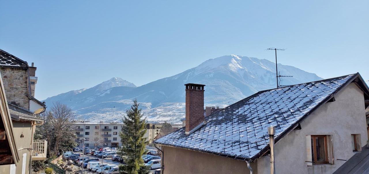 L'HIVERNET, grand Triplex neuf au cœur d'Embrun accès facile Extérieur photo